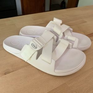 Chaco women’s size 9 - New white no stains, like new!
